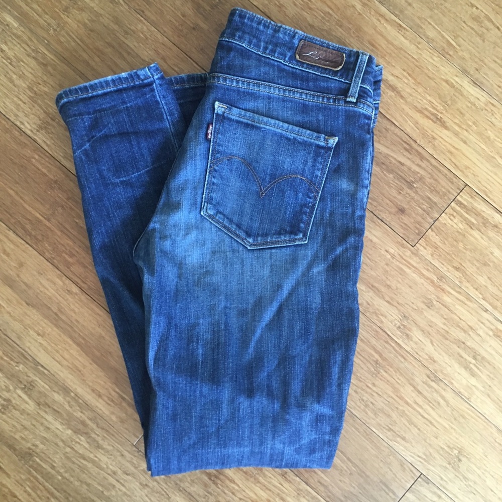 GUC Levi’s Demi curve jeans